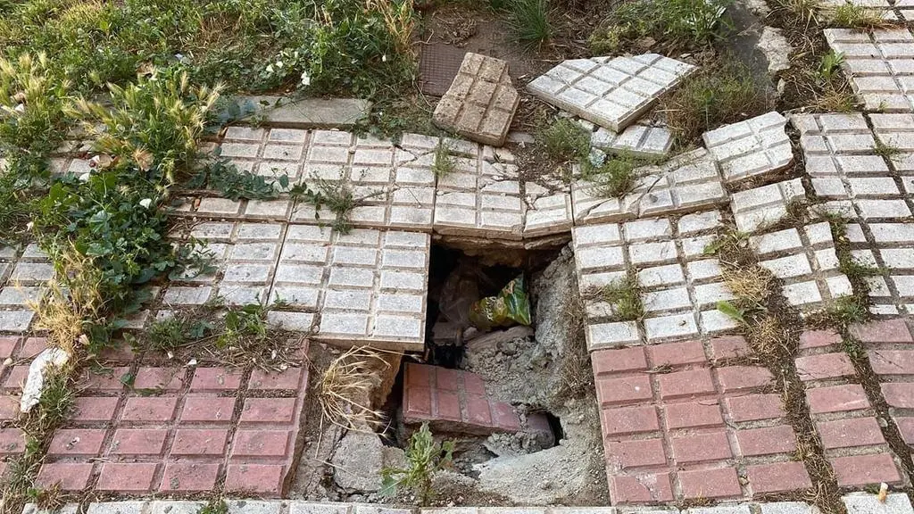 Socavón acera