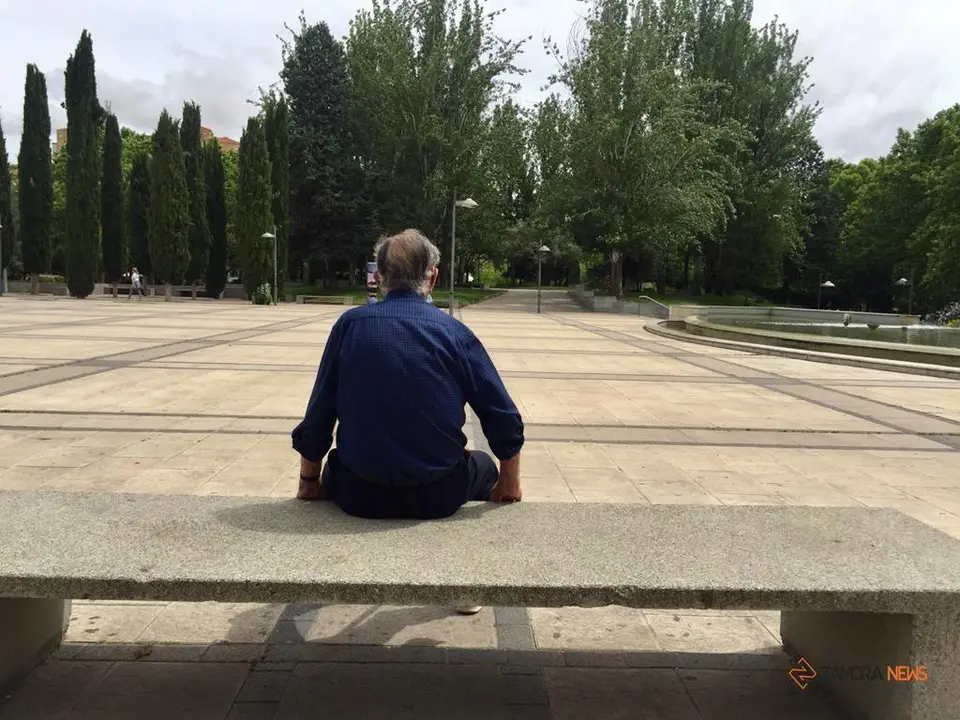 Zamorano descansando en la plaza de La Marina