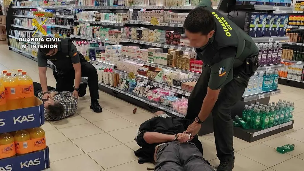 Simulacro de atentado terrorista en un supermercado de Benavente