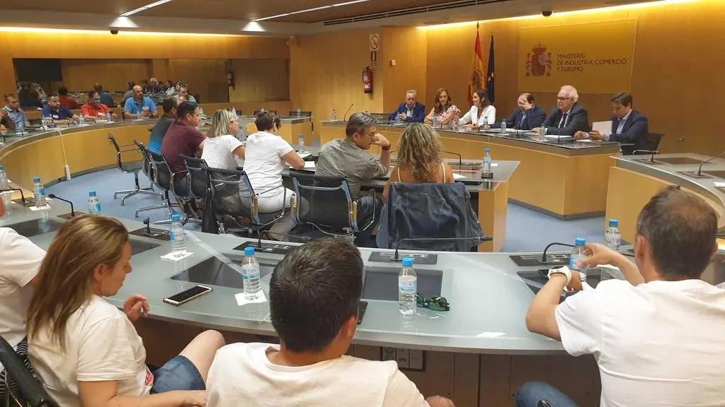 Reunión presidida por la ministra Reyes Maroto