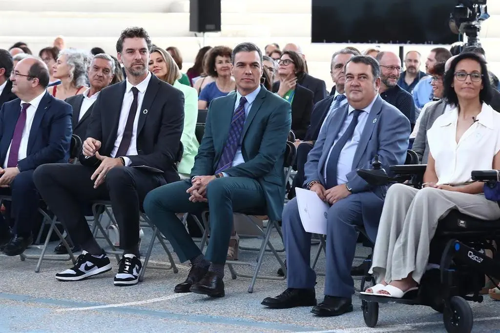 Pedro Sánchez junto a Pau Gasol, Ernesto Gasco, Miquel Iceta y Teresa Perales, en el acto de presentación del Plan Estratégico Nacional para la Reducción de la Obesidad
