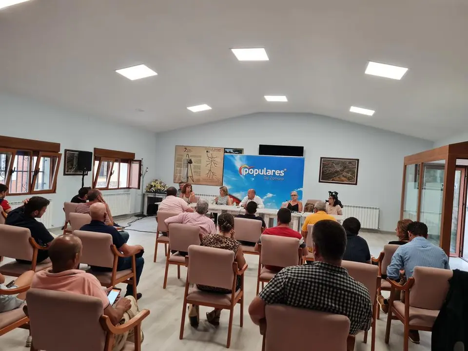 encuentro pp alcaldes y concejales Tierra del Vino