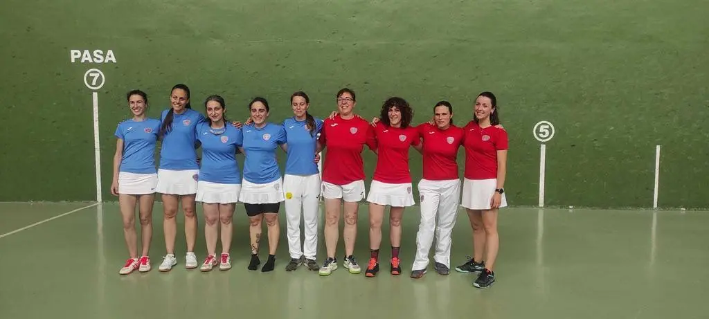 Las doce mejores jugadores de la temporada de frontenis femenino de Castilla y León, listas para la fase final