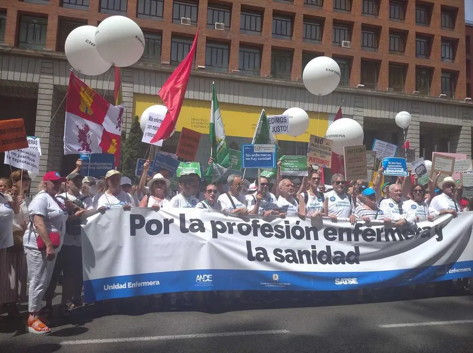 Participantes en la manifestación de la enfermería. Fotografía: SATSE CyL