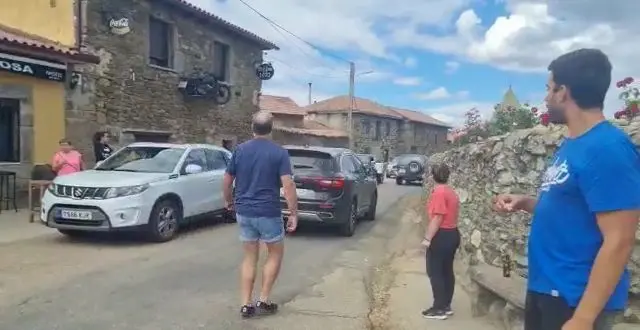 Vecinos increpan a Mañueco
