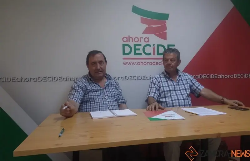 Pepe Martín y Manuel Fuentes en la sede de Ahora Decide