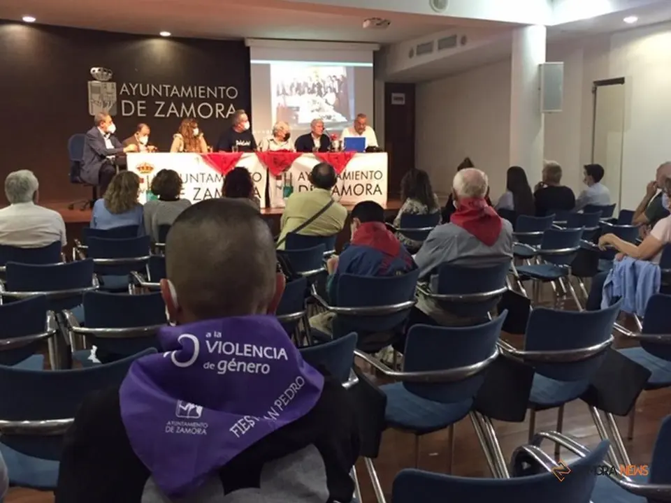 Mesa redonda celebración del 50 aniversario de la primera Comisión de Fiestas