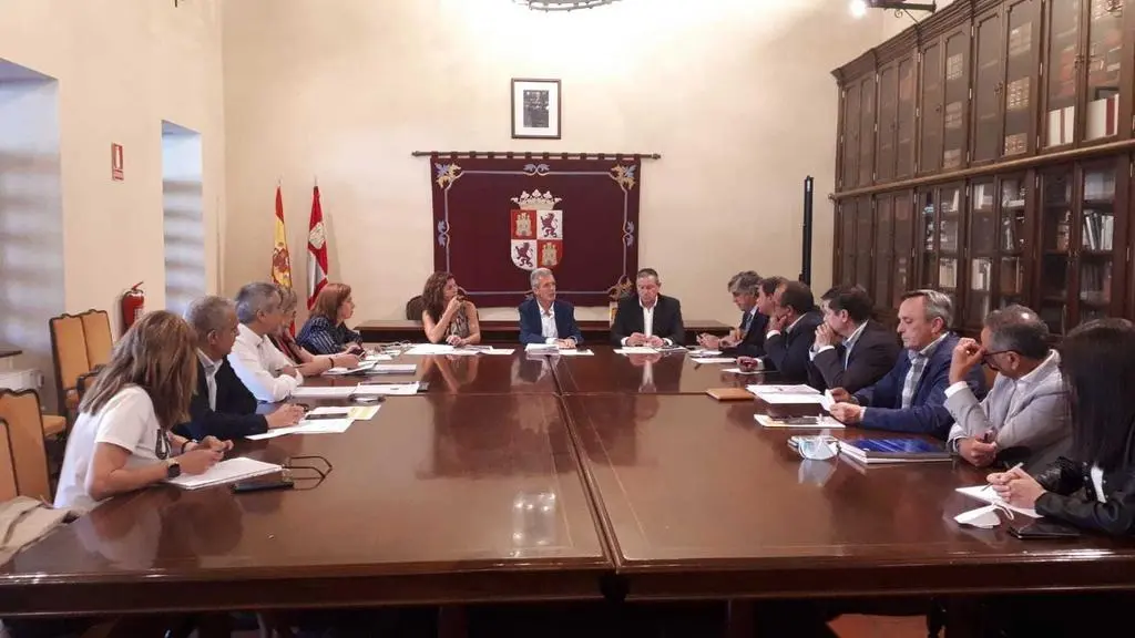 Delegada en la reunión de Ávila sobre ayudas afectados 