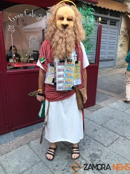 "San Pedro" vendiendo cupones de la ONCE