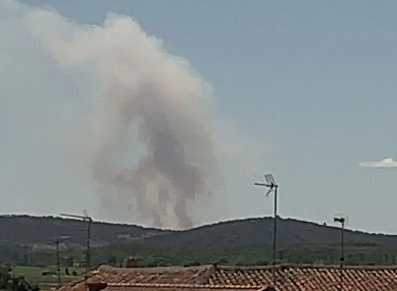 Columna de humo en Mozar