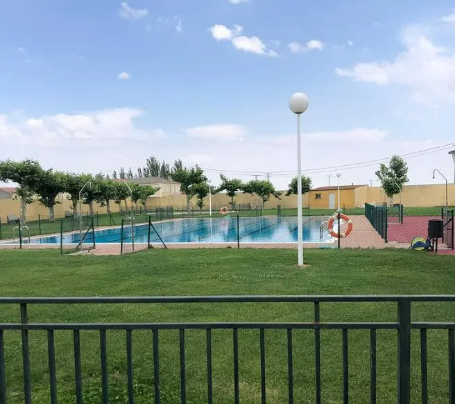 Piscina de Bermillo de Sayago