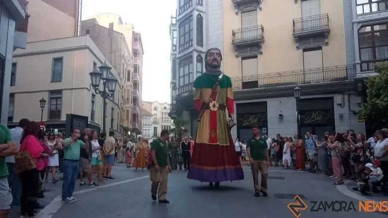 Desfile gigantes (4)
