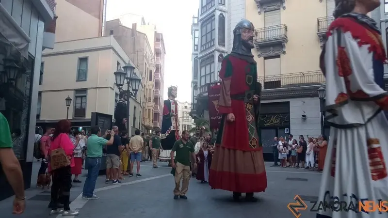 Desfile gigantes (8)