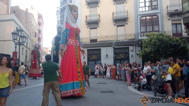 Desfile gigantes (11)
