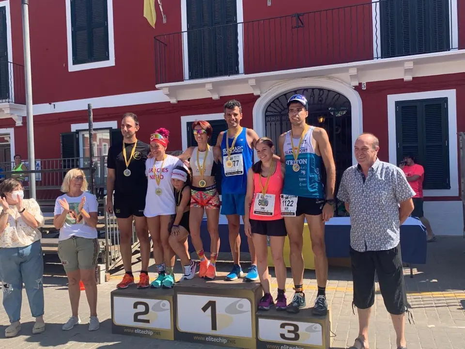 Podium Roberto (Benavente Atletismo) en la milla urbana de Castell