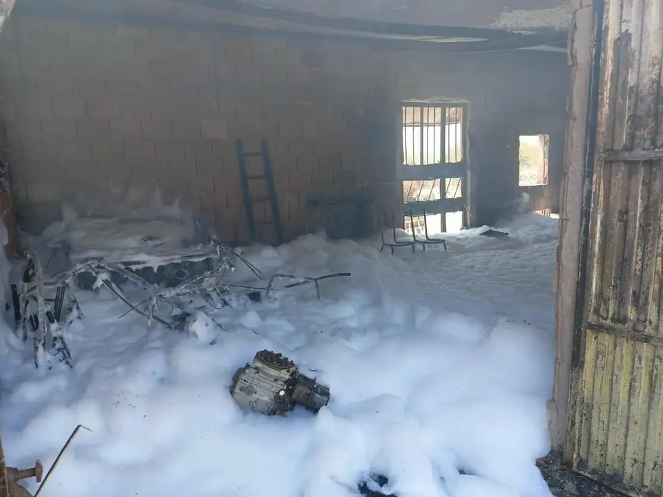 Incendio en un garaje en Villalcampo_2