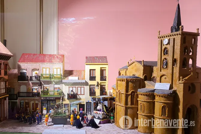 Maqueta de 300 Playmobil que recrean la ciudad de Zamora. Fotografía: Interbenavente