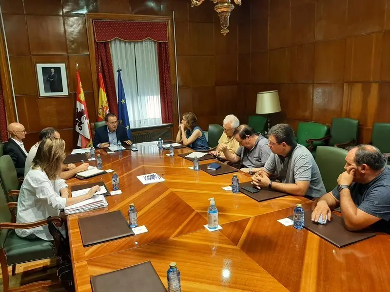 Reunión del subdelegado del Gobierno con alcaldes