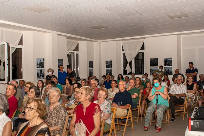 Presentación libro vía Interbenavente.es