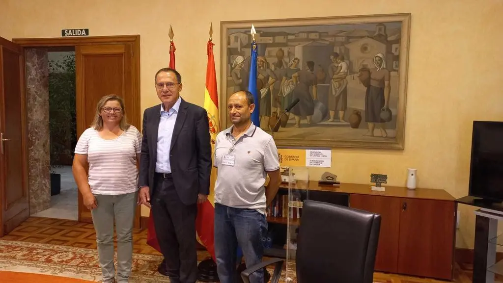 El subdelegado del Gobierno ha recibido a alcalde y a la teniente alcalde del Ayuntamiento de Micereces de Tera, Carlos Martín y Maria Isabel Ruiz Mateos