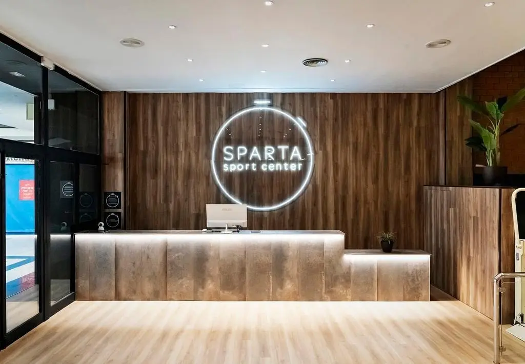 Instalaciones del nuevo gimnasio Sparta Sporte Center en el antiguo local del Multicines Zamora