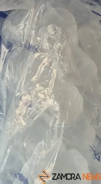 Bolsa con cubos de hielo