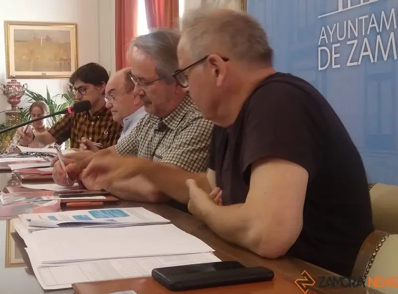 Firma del convenio entre Ayuntamiento, CEOE y Cámara de Comercio
