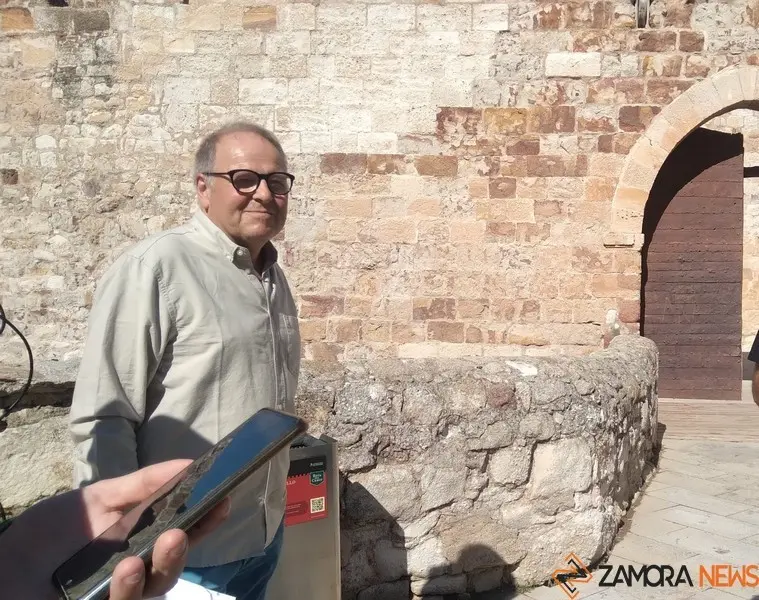 El concejal de Turismo presenta las rutas del Cerco en el Castillo
