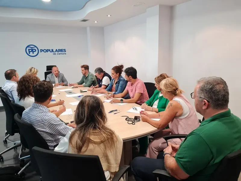 Barrios preside la reunión del Comité de Dirección del PP en Zamora