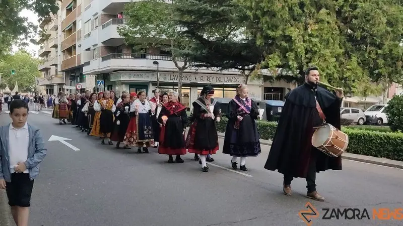 La Virgen de la Peña de Francia procesiona por la ciudad