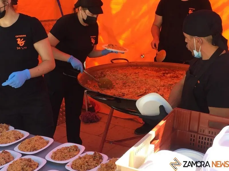 Comida solidaria (25)