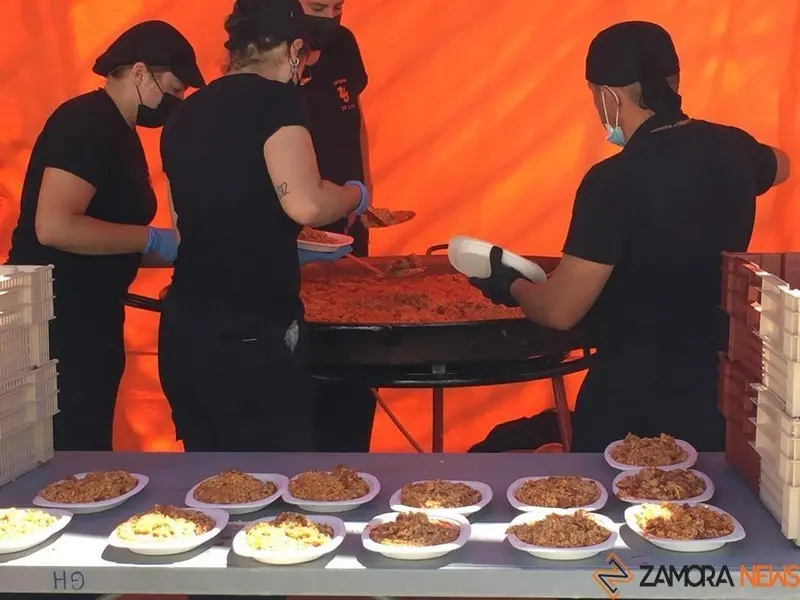 Comida solidaria (32)