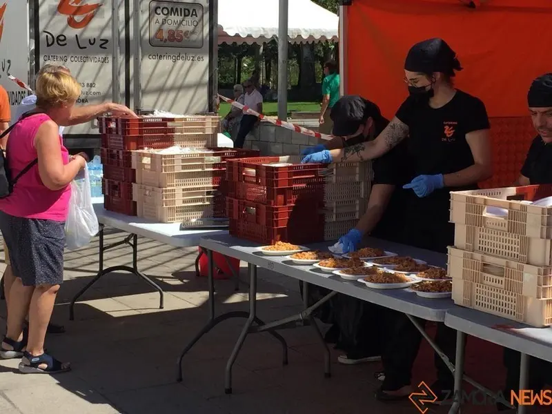 Comida solidaria (33)