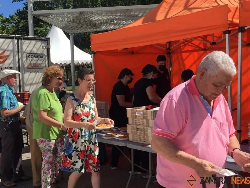 Comida solidaria (36)