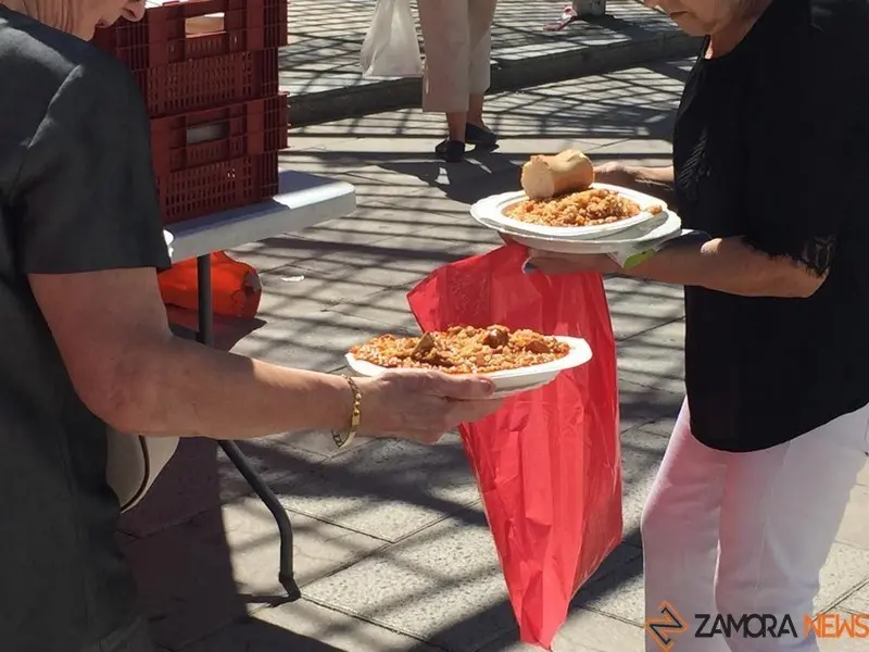 Comida solidaria (39)