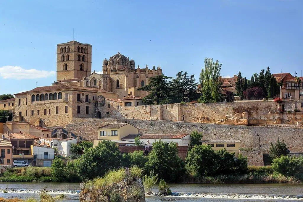 Zamora
