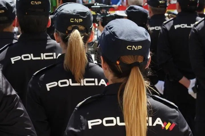 Mujeres Policía