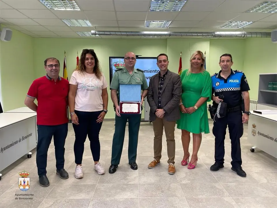 Homenaje al Capitán de la Guardia Civil de la ciudad, D. Eduardo Vicente Nieto