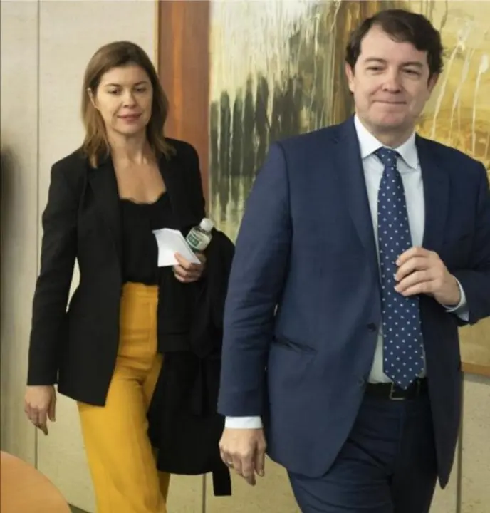 Presidente y delegada (foto de archivo)