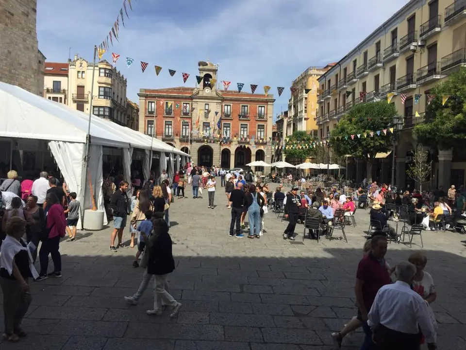 Ambiente de la feria FROMAGO en la Plaza Mayor
