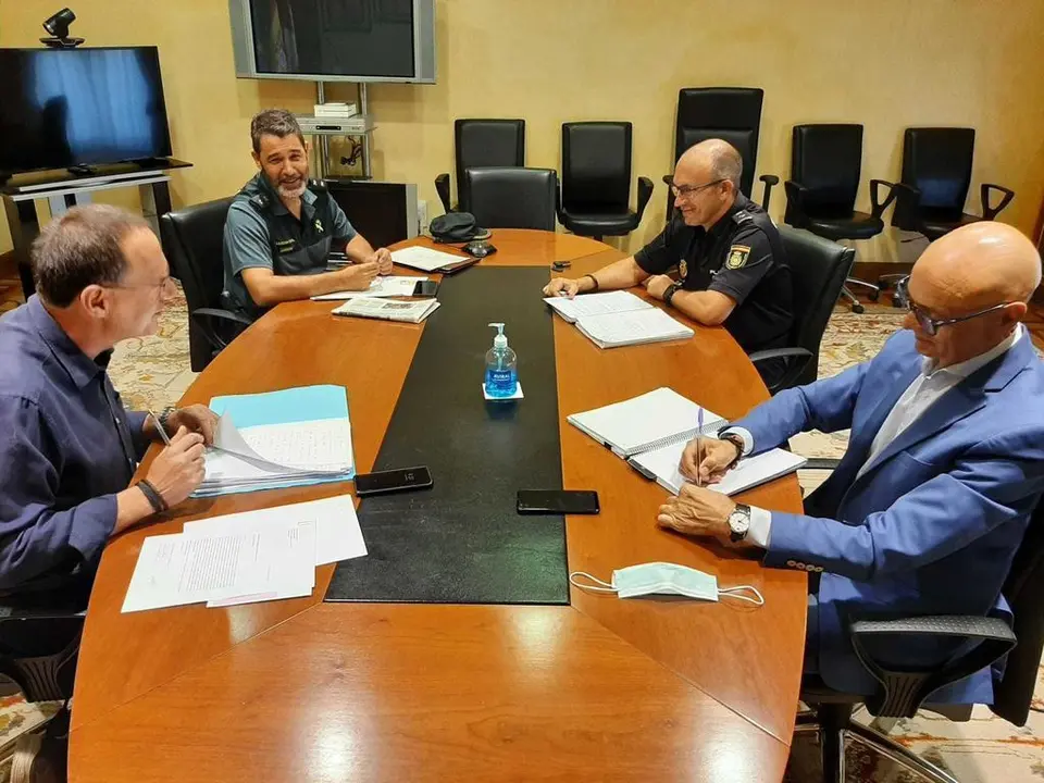 Reunión de coordinación semanal con las FCSE