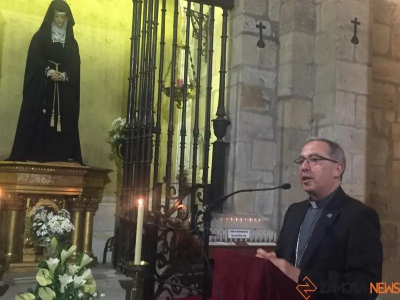 Fernando Valera en el acto de coronación de la Soledad