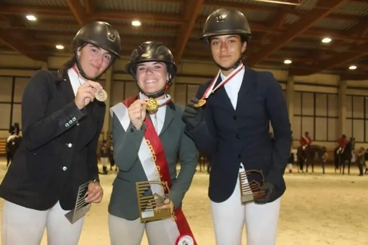 Amazonas zamoranas premiadas en el campeonato de Salto de CyL