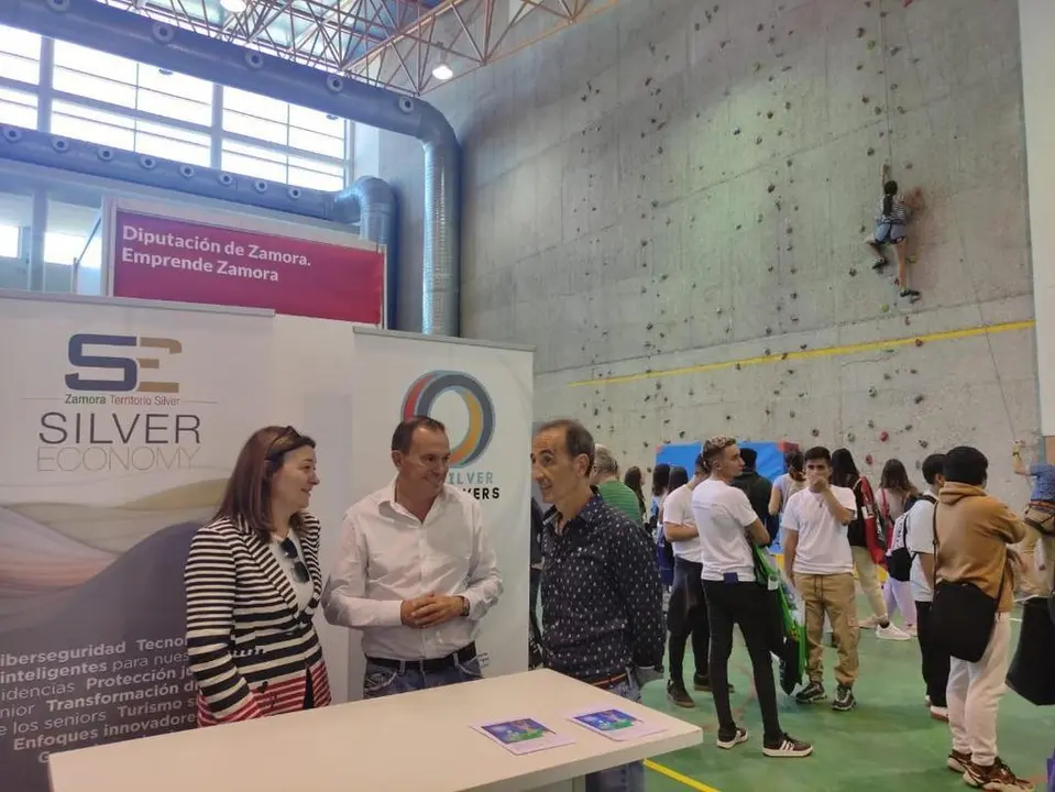 Stand Diputación acto bienvenida alumnos Campus Viriato
