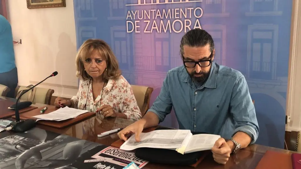 La concejala de Servicios Sociales Inmaculada Lucas y el coordinador del Programa Miguel Ángel Ortiz