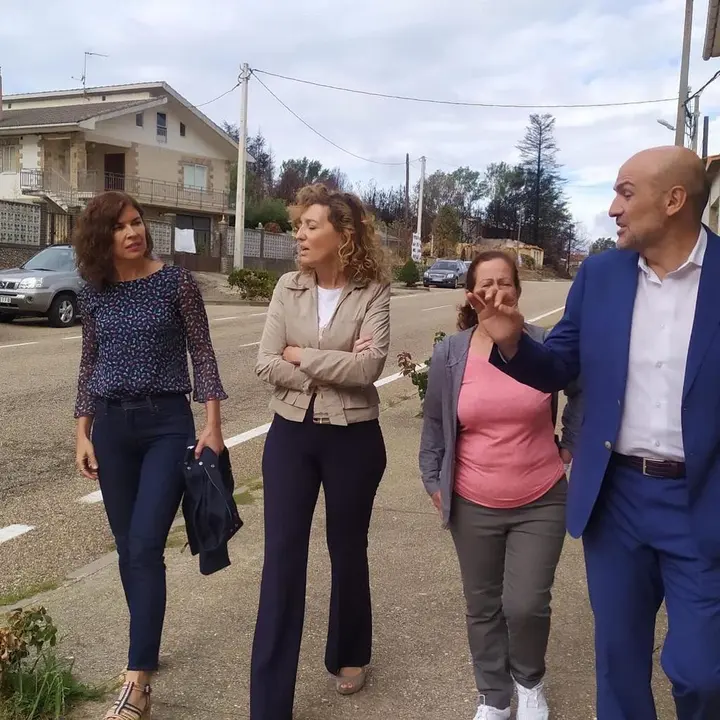 Foto Archivo- Visita directora general de vivienda y delegada territorial