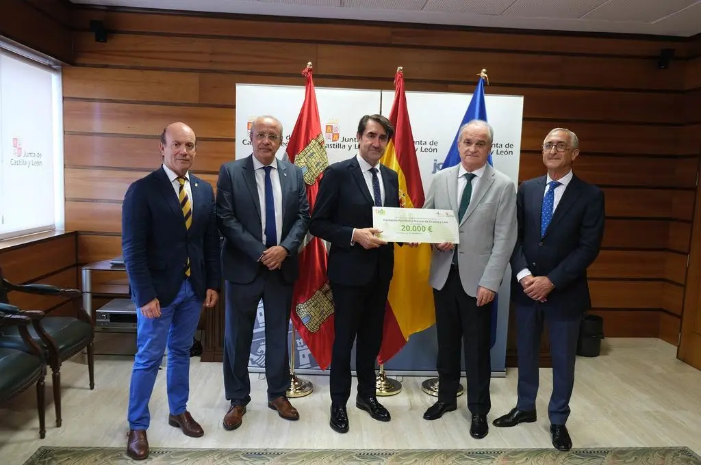 Acto de entrega con Bidafarma