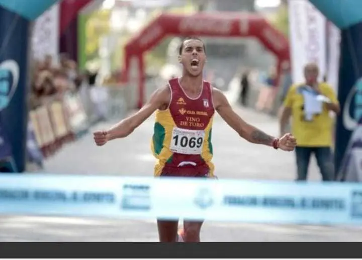 Rubén Sánchez Domínguez (Vino Toro Caja Rural) se impone en la XXXIII Media Maratón de Valladolid
