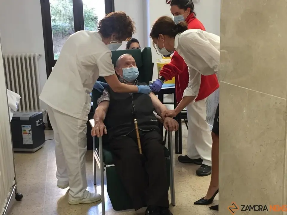 Cuarta dosis de la Covid en la residencia de Los Tres Árboles