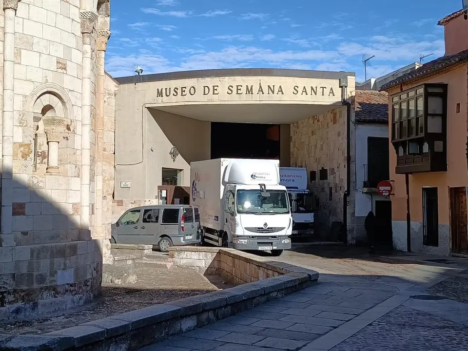 Traslado de las piezas y tallas del Museo de Semana Santa de Zamora